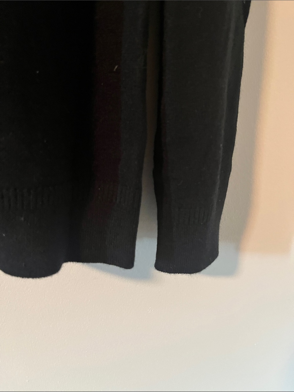 Banana Republic Black Long-Sleeve Crewneck Sweater - Picture 3 of 3
